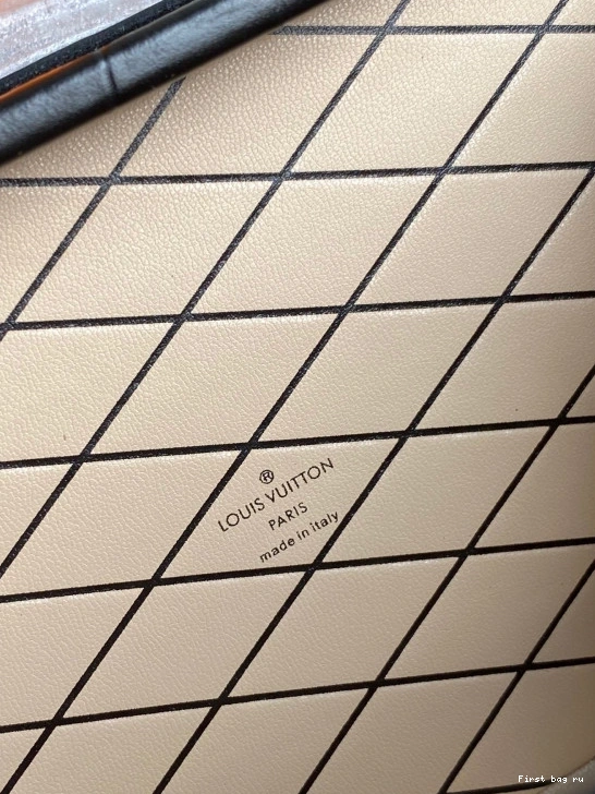 First bag ru PETITE LOUIS VUITTON MALLE 0814